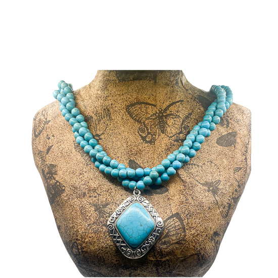 handmade turquoise necklace with pendant front view